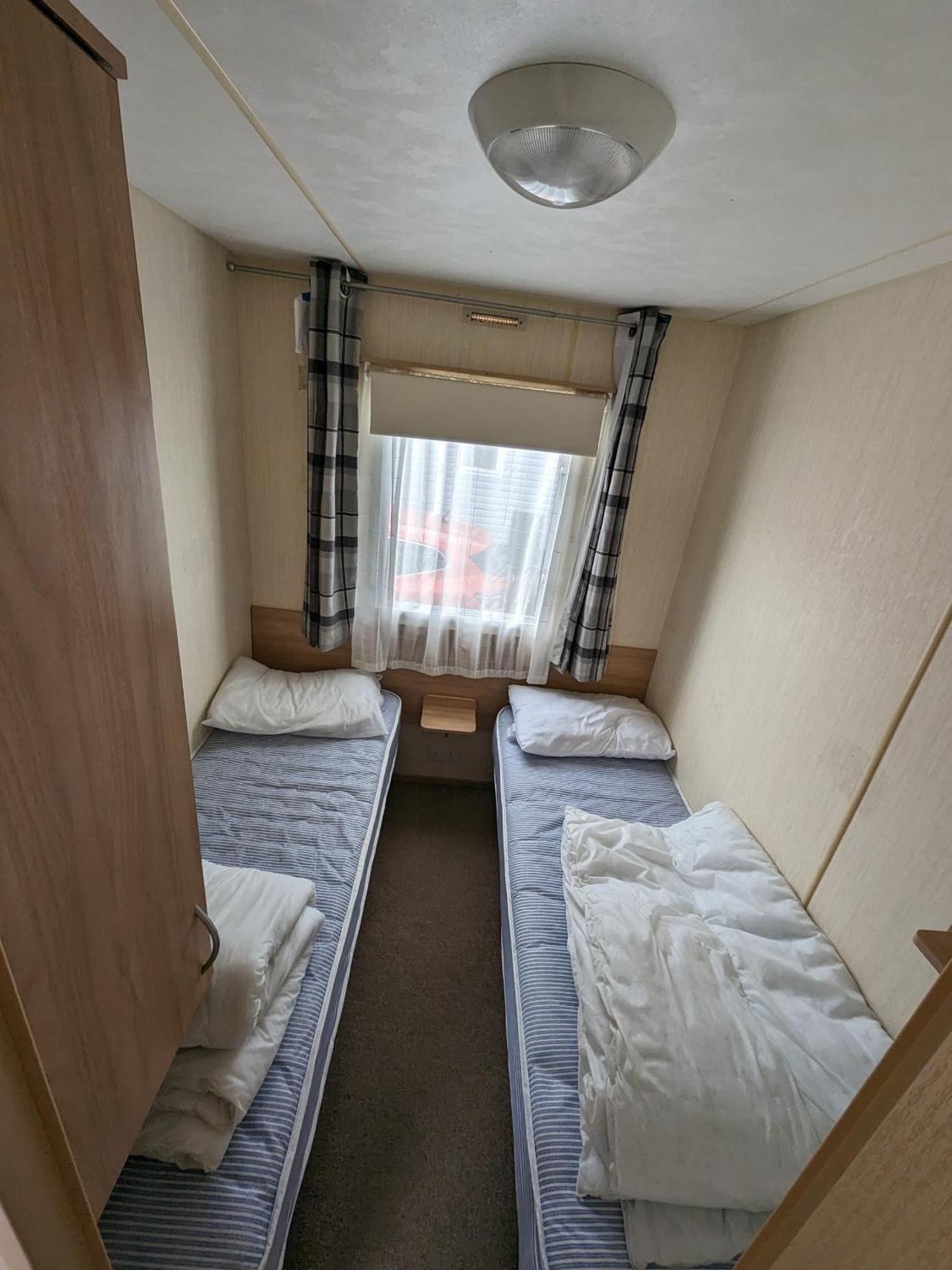 3 Bedroom Caravan, Sleeps 8 Lyons Lido Beach Prestatyn Eksteriør billede